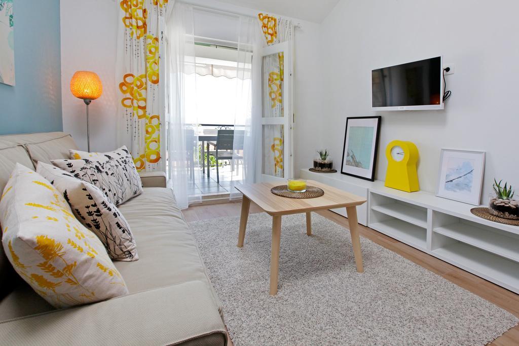 Apartments Diana - New Heated Pool Бол Екстериор снимка