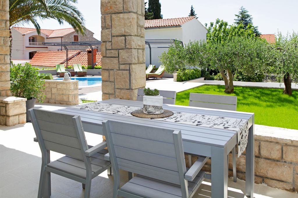 Apartments Diana - New Heated Pool Бол Екстериор снимка
