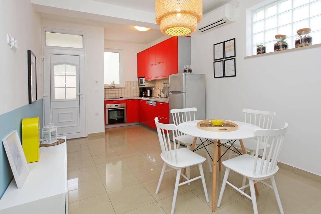 Apartments Diana - New Heated Pool Бол Екстериор снимка