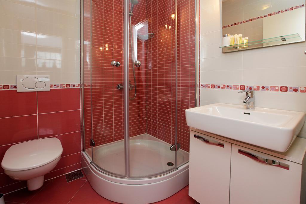 Apartments Diana - New Heated Pool Бол Екстериор снимка