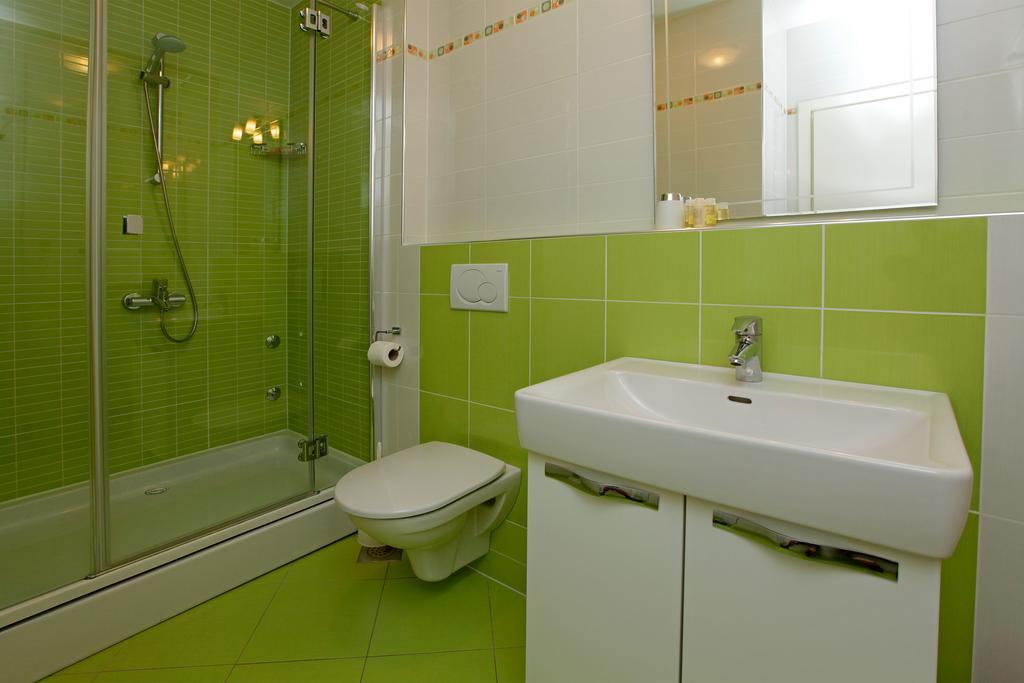 Apartments Diana - New Heated Pool Бол Екстериор снимка