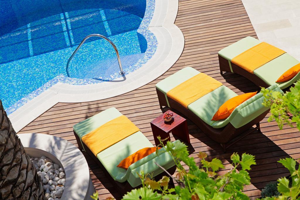 Apartments Diana - New Heated Pool Бол Екстериор снимка