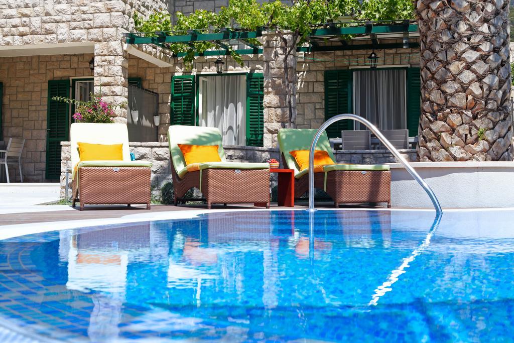 Apartments Diana - New Heated Pool Бол Екстериор снимка